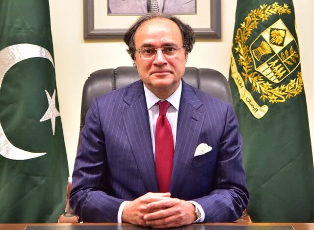 Pakistan and UK Forge Stronger Development Ties at IMF-World Bank Meetings
