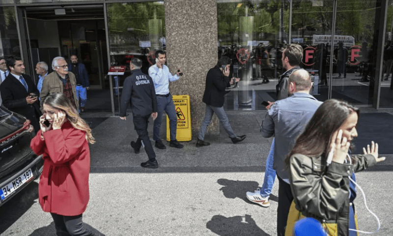 6.2 Magnitude Earthquake Strikes Istanbul; No Major Damage Reported