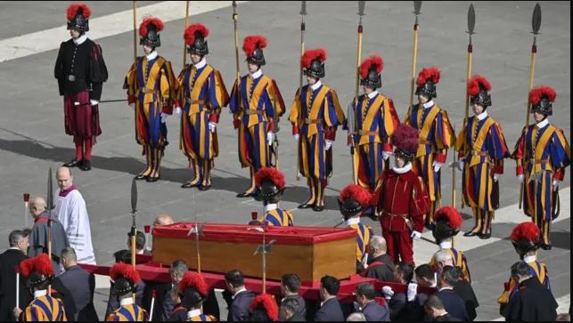 Thousands queue wait hours to visit coffin of Pope Francis today