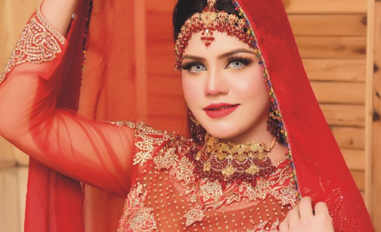 Actress Manahil Khan will perform in the drama “Khate Mithe Ha” at the Tamasheel Theater.
