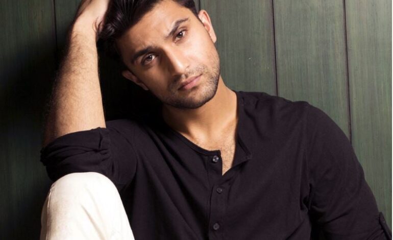 Actor Ahad Raza Mir dances at the ceremony of Kamayun