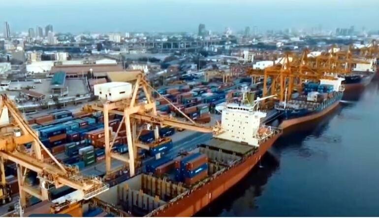 Govt Targets 70% Reduction in Port Container Clearance Delays