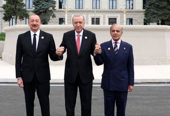 PM Shehbaz, Erdogan, Ilham Aliyev Display Fraternal Bond at ECO Summit in Khankendi