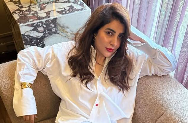 Areeba Habib Shares Chic Glimpses of Home Life in Latest Photo Series