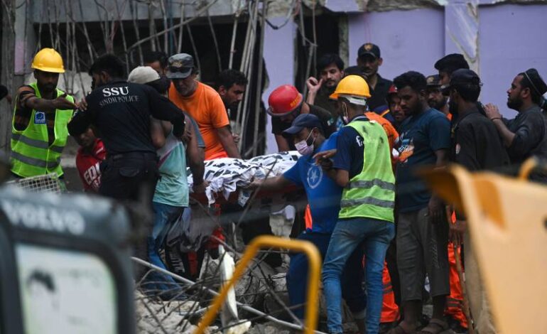 Death Toll Rises to 17 in Karachi Building Collapse as Rescue Efforts Continue