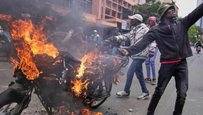Kenyan president orders shooting of protesters