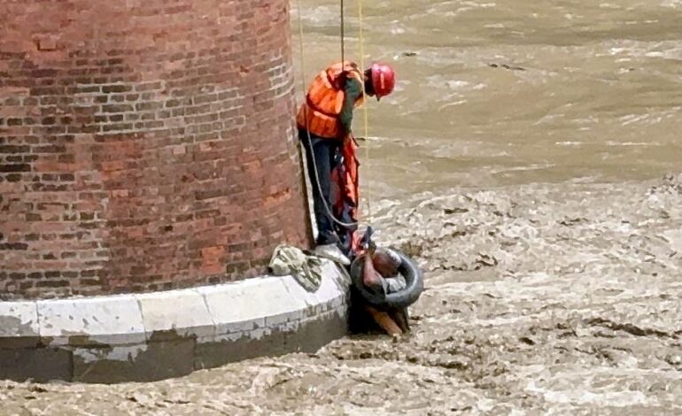 Attock: Rescue 1122 rescues drowning man in River Haro