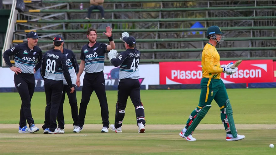 New Zealand Bowlers Set Up Easy Win Over South Africa