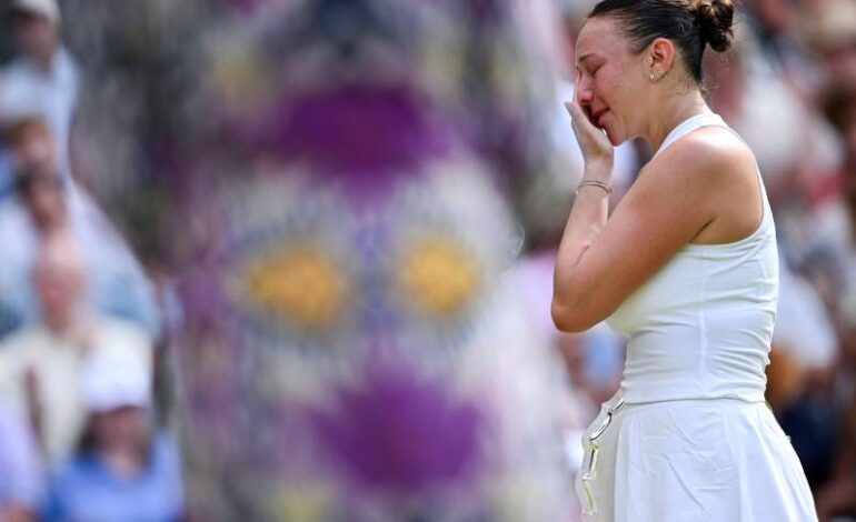 Anisimova Admits Nerves Took Over in Historic Wimbledon Final Defeat to Swiatek