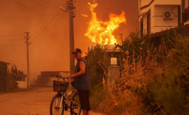 Thousands Flee Wildfires in Turkey as Europe Scorches Under Early Heatwave