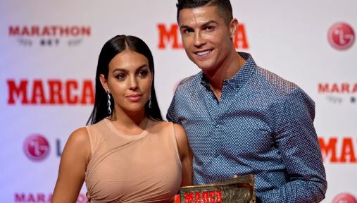 Ronaldo, model Rodriguez announce their engagement
