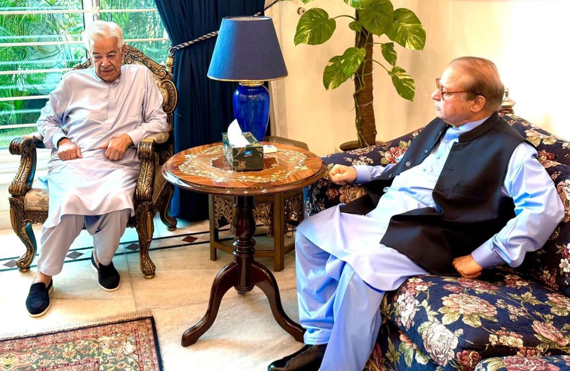 Defence Minister Khawaja Asif calls on Nawaz Sharif to discuss political matters