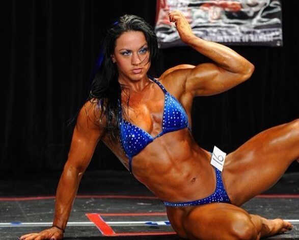 American female bodybuilder champion dies at 37