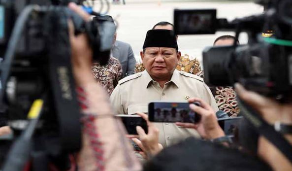 Indonesian president pardons two political rivals