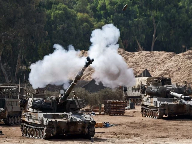 Medics Warn of Civilian Risk as Israeli Tanks Push Deeper Into Gaza City