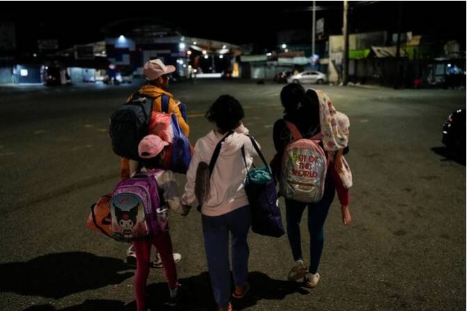 14,000 US bound migrants have returned south since Trump border changes, UN says