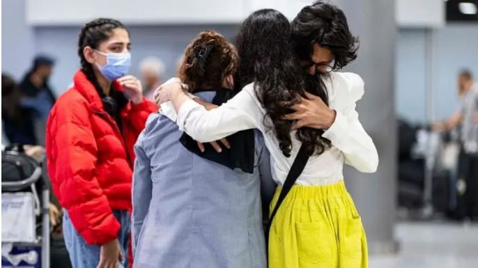 First Afghan families allowed into Germany from Pakistan