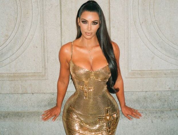 Kim Kardashian sets internet on fire with new photos