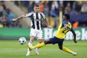 Newcastle’s Livramento ruled out for eight weeks, says Howe