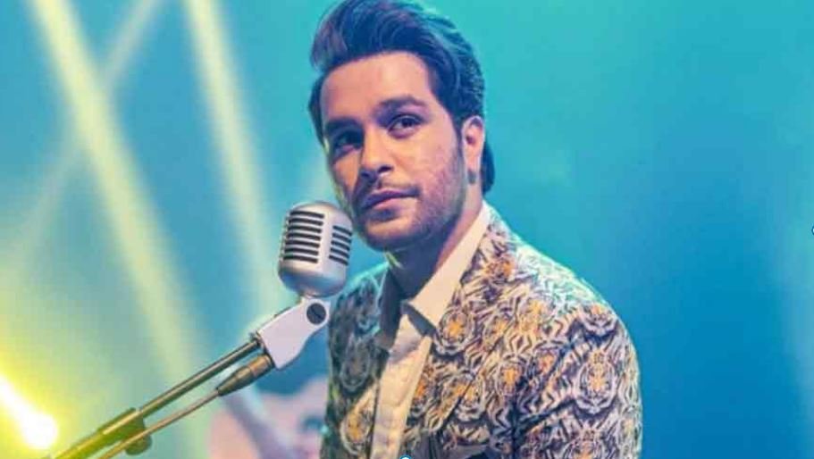 Asim Azhar leaves fans stunned as he deletes all posts on Instagram