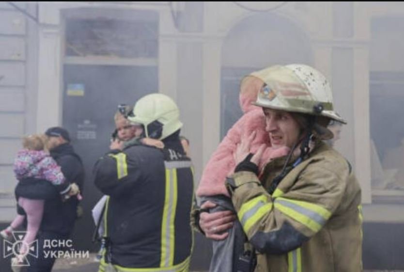 A major Russian drone and missile attack on Ukraine kills at least 6 people, officials say