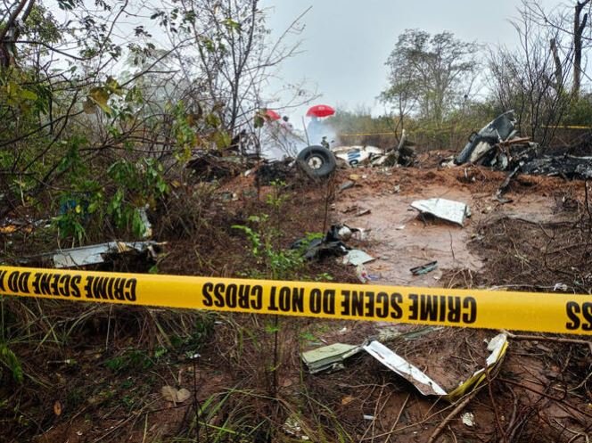 Kenyan plane carrying foreign tourists crashes, 11 killed