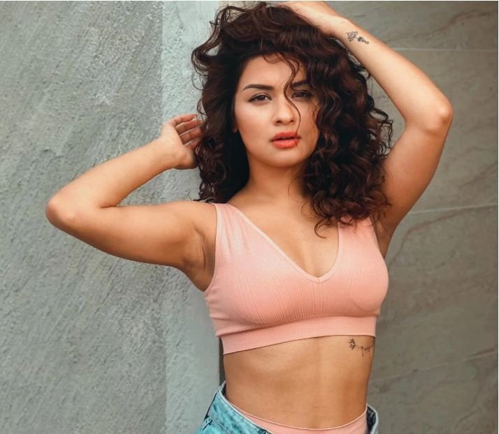 Avneet Kaur sets social media ablaze with stunning new look