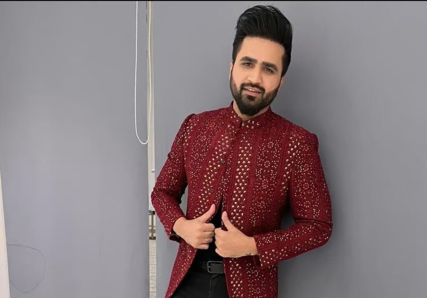 Falak Shabbir Extends Full Support to Pakistan Idol Contestants, Allows Free Use of His Songs