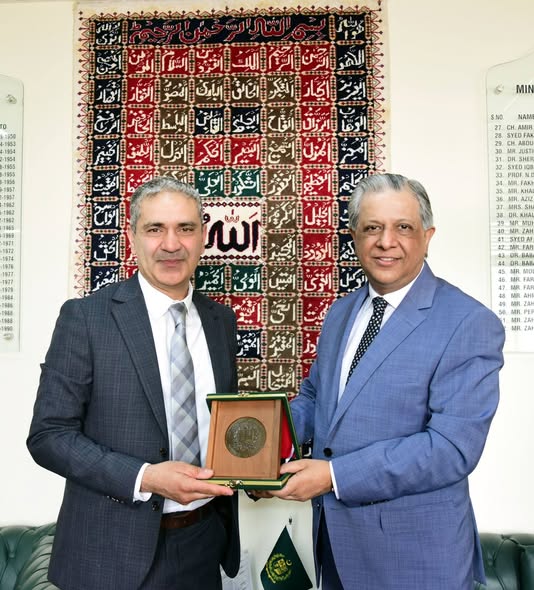 Candian HC  Tariq Ali Khan Calls on Federal Minister for Law and Justice Senator Azam Nazeer Tarar