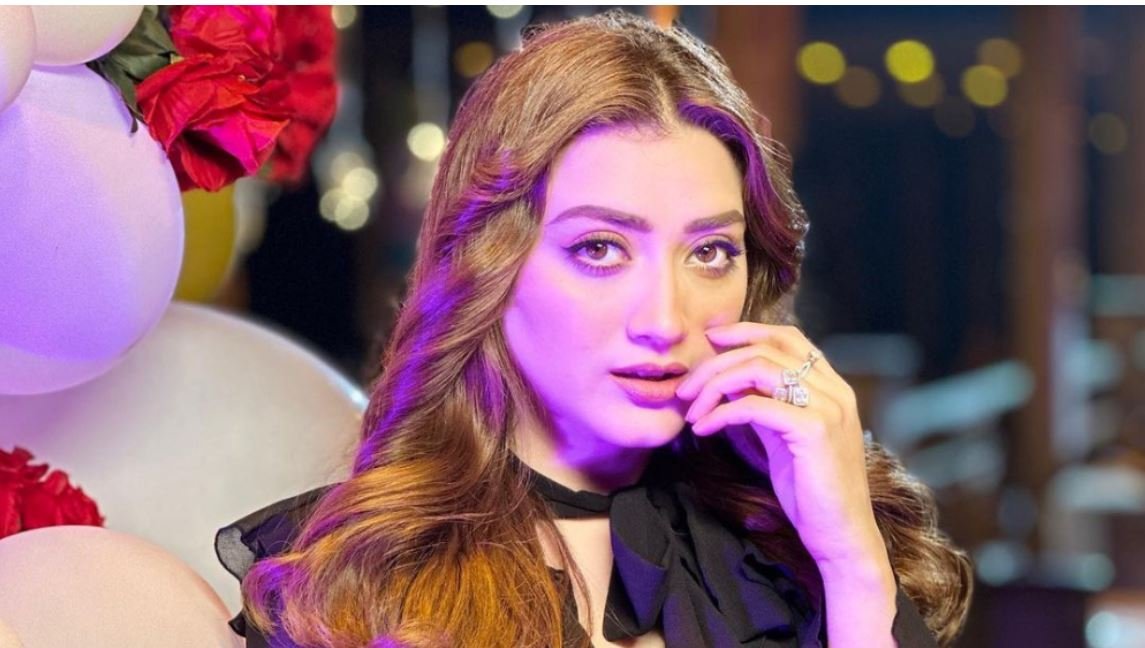 Momina Iqbal says she would reject offer to work with Shah Rukh Khan in India