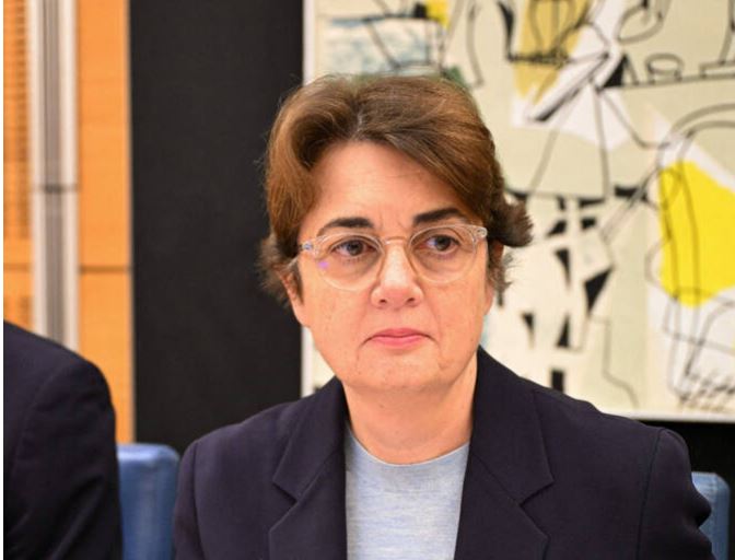 Louvre museum to add 100 external cameras by 2026