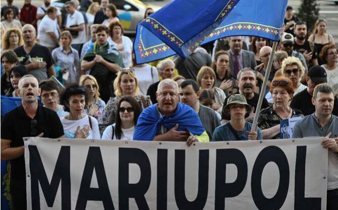 Out of Mariupol: teenagers flee Russian draft in occupied Ukraine