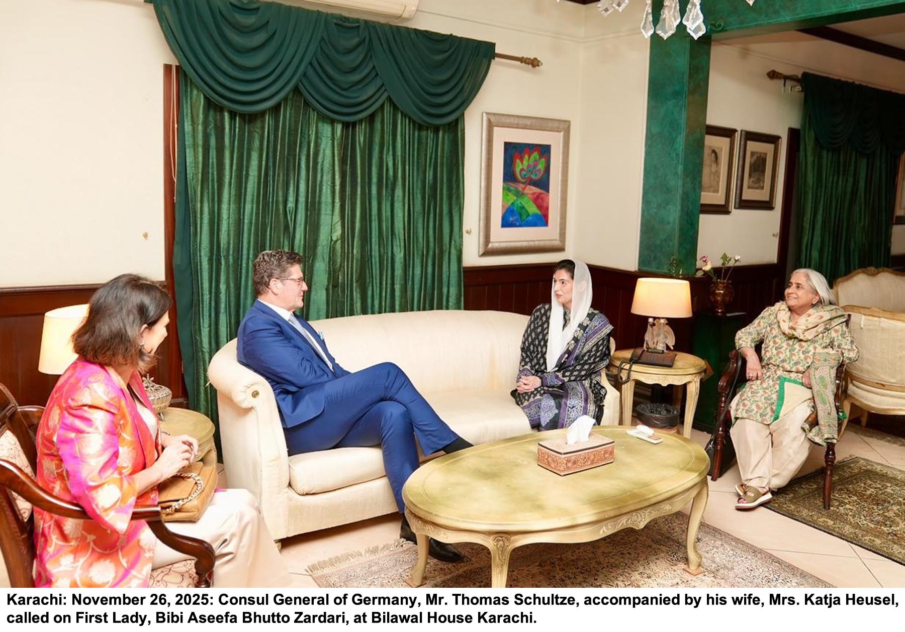 US-Pakistan Ties: Consul General Meets First Lady, Discusses Cooperation