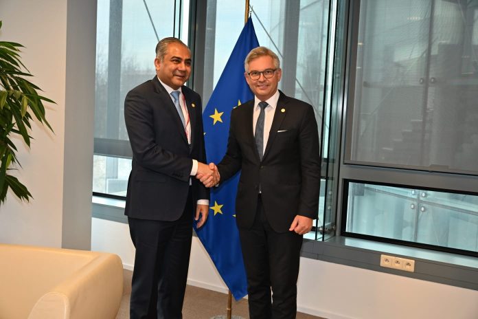 Pakistan, EU Pledge Tighter Cooperation to Combat Illegal Migration, Human Trafficking