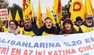 ‘We can’t make ends meet’: civil servants protest in Ankara