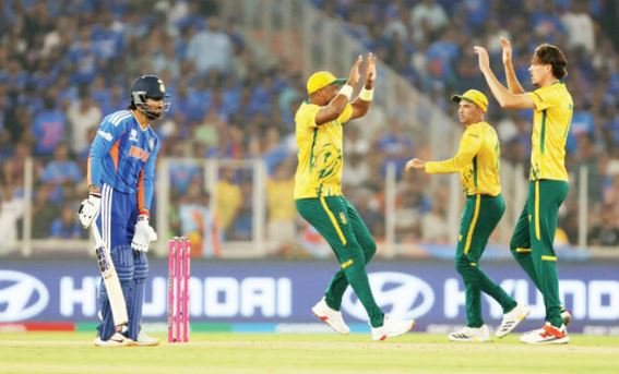 South Africa beat India to end 12-match win streak; England rout Sri Lanka for 95