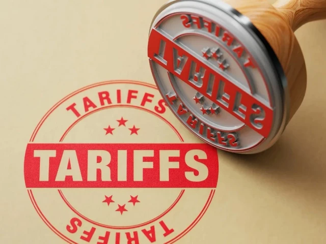 Karachi Chamber of Commerce and Industry representatives discuss the government's proposed industrial electricity tariff overhaul, emphasizing the need for base tariff reductions.