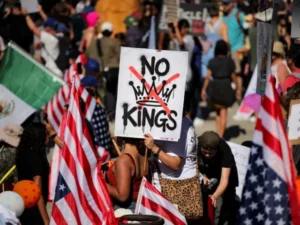 Thousands of protesters gather for 'No Kings' demonstration against Trump's Iran war and executive overreach, with more than 3,200 events planned across all 50 states