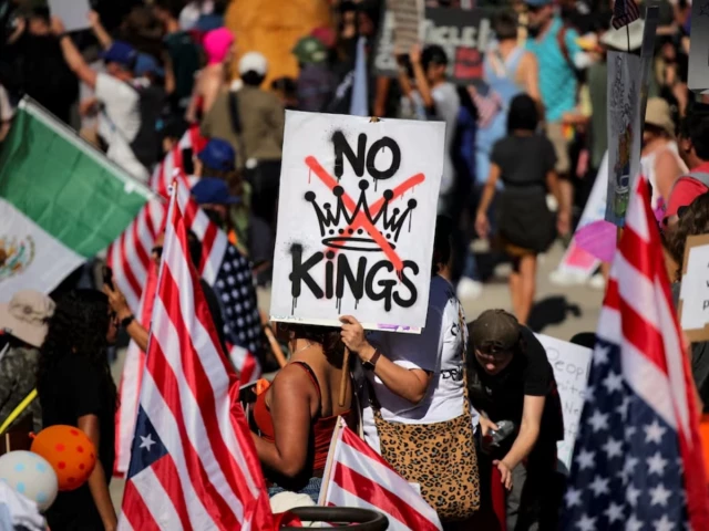 Thousands of protesters gather for 'No Kings' demonstration against Trump's Iran war and executive overreach, with more than 3,200 events planned across all 50 states