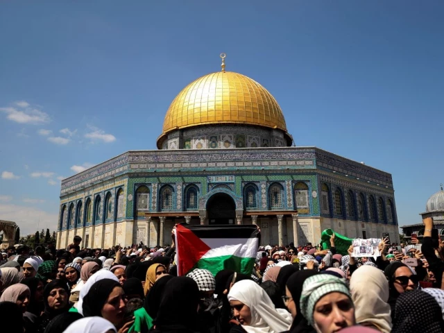 Israeli National Security Minister Itamar Ben-Gvir storms Al-Aqsa Mosque compound under heavy police protection.