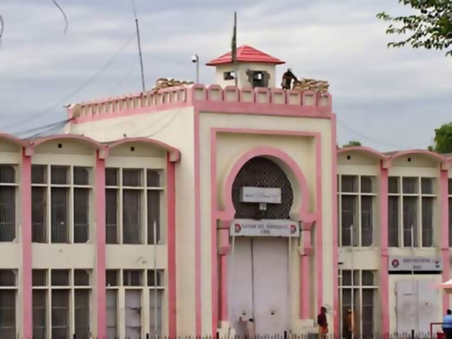 PTI leaders fail to visit Imran Khan at Adiala Jail despite prior arrangements,