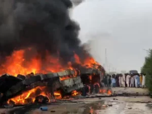 Fire Breaks Out in Cargo Truck on Indus Highway in Dera Ismail Khan