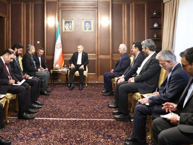 Pakistan Pushes Diplomacy Amid US-Iran War Fears