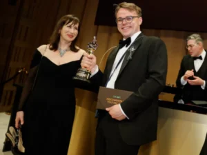 Missing Oscar Statuette for ‘Mr Nobody Against Putin’ Found by Lufthansa