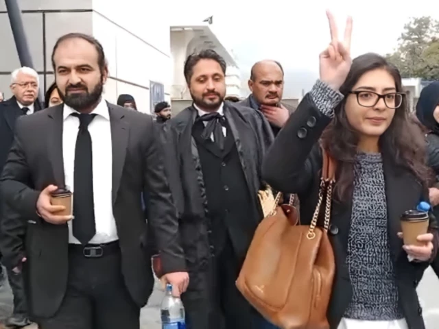 Islamabad High Court building during proceedings related to Imaan Mazari and Hadi Chattha's sentence suspension petitions.