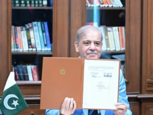 PM Shehbaz signs ‘Islamabad MoU’ as mediator between US and Iran